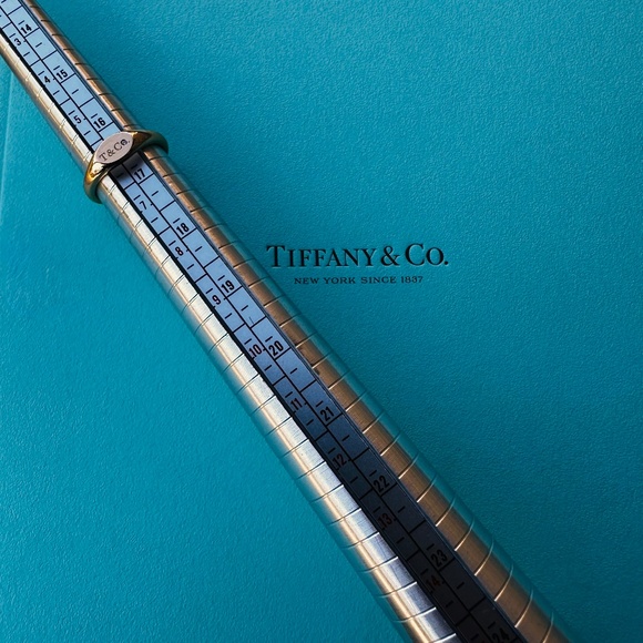 💛Like New Tiffany & Co Micro Signet Diamond Ring in 18k Rise Gold, sz 6💛 - Picture 5 of 5